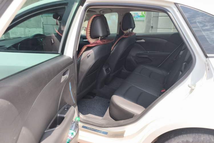 Used Chevrolet Monza 2019 Redline 320T Dual-Clutch Sporty Version China VI Standard Left Rear Seat