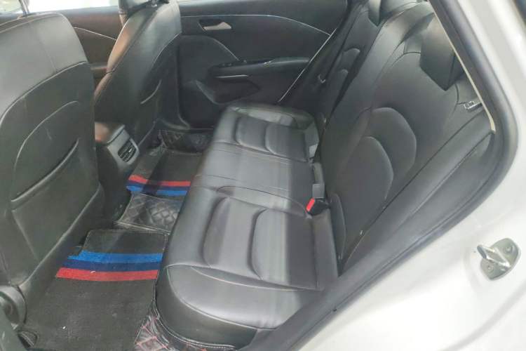 Used Chevrolet Monza 2019 Redline 320T Dual-Clutch Sporty Version China VI Standard Left Rear Seat