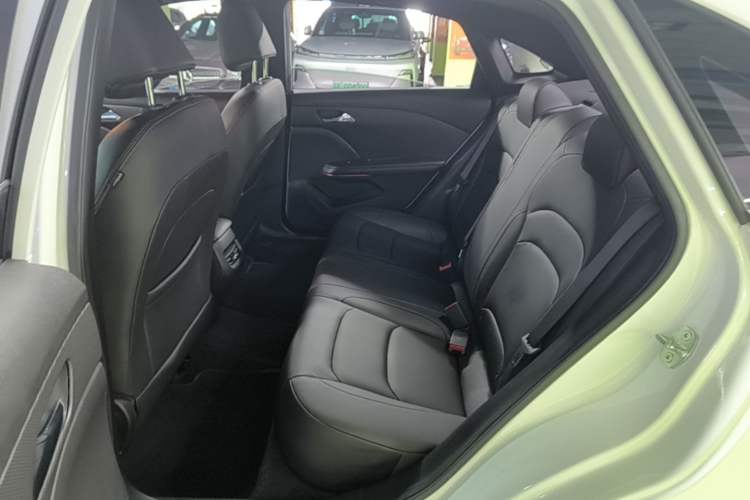 Used Chevrolet Monza 2019 RS 330T Automatic Comfort Edition China VI Standard Left Rear Seat