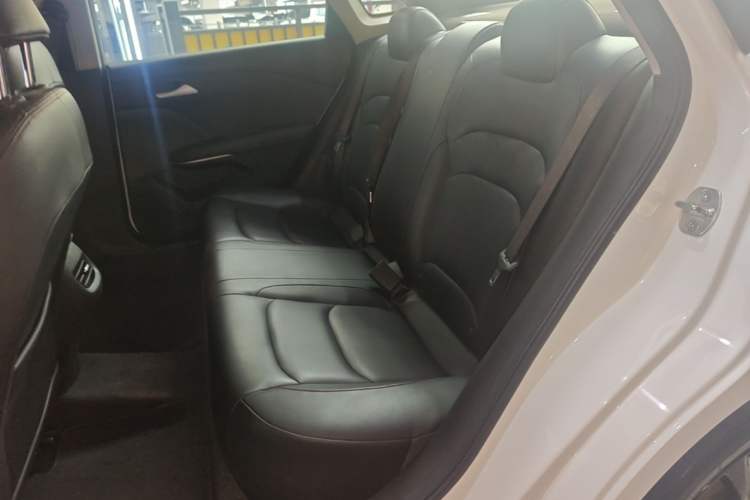 Used Chevrolet Monza 2019 Redline 320T Dual-Clutch Sporty Version China VI Standard Left Rear Seat