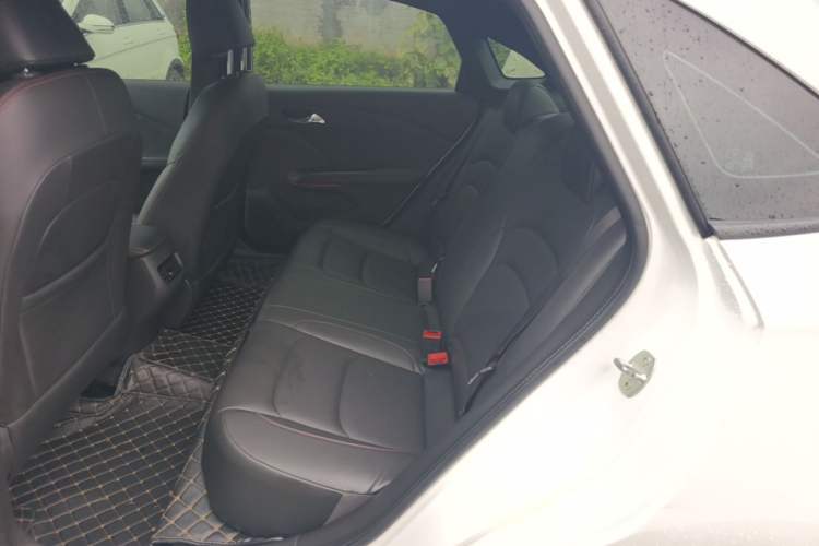 Used Chevrolet Monza 2019 RS 330T Automatic Comfort Edition China VI Standard Left Rear Seat
