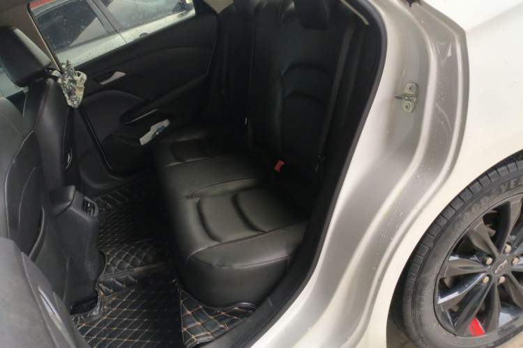 Used Chevrolet Monza 2019 Redline 320T Dual-Clutch Sporty Version China VI Standard Left Rear Seat