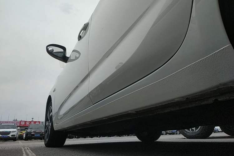 Used Chevrolet Monza 2019 RS 330T Automatic Comfort Edition China VI Standard Left Side Sill