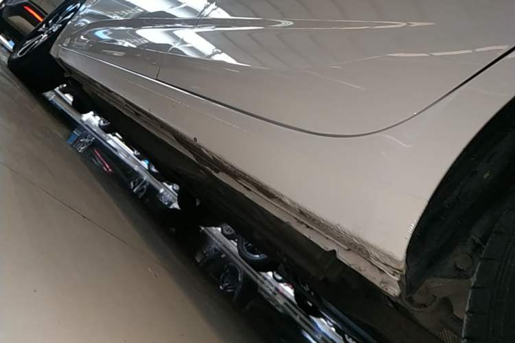 Used Chevrolet Monza 2019 RS 330T Automatic Comfort Edition China VI Standard Left Side Sill