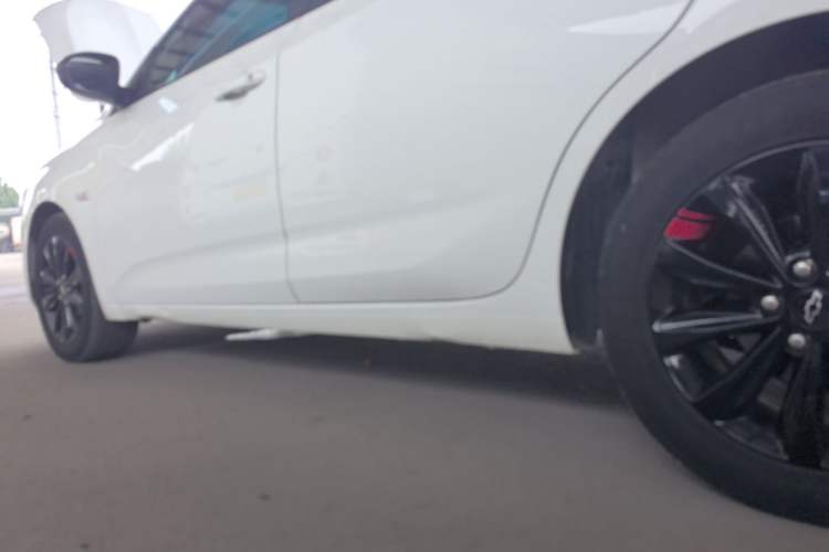 Used Chevrolet Monza 2019 Redline 320T Dual-Clutch Sporty Version China VI Standard Left Side Sill