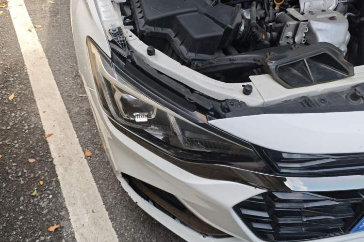 Used Chevrolet Monza 2019 RS 330T Automatic Comfort Edition China VI Standard Right Front Headlight