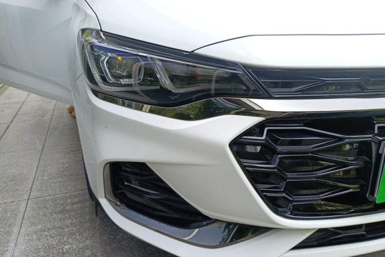 Used Chevrolet Monza 2019 RS 330T Automatic Comfort Edition China VI Standard Right Front Headlight