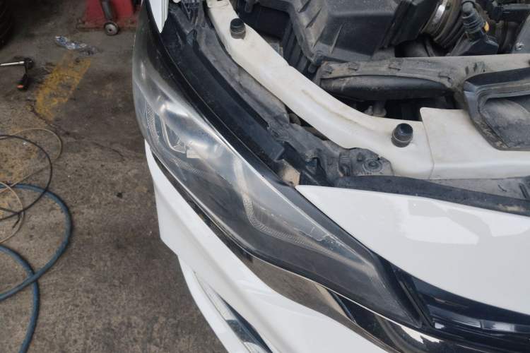 Used Chevrolet Monza 2019 RS 330T Automatic Sporty Edition China VI Standard Right Front Headlight