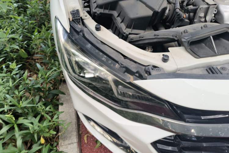 Used Chevrolet Monza 2019 RS 330T Automatic Comfort Edition China VI Standard Right Front Headlight
