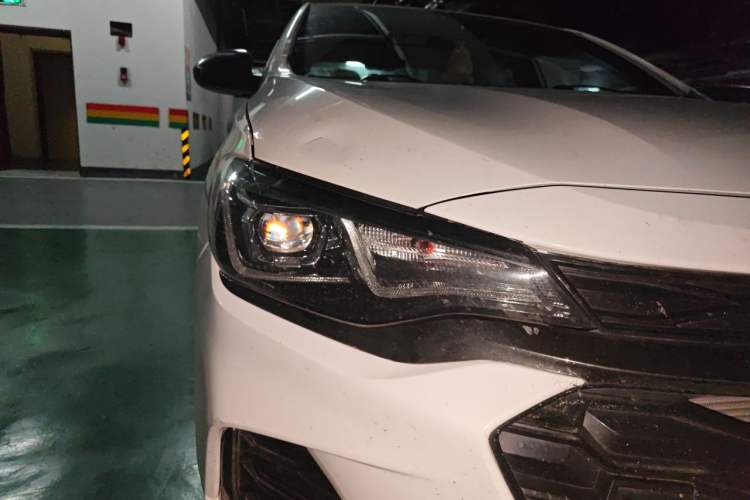 Used Chevrolet Monza 2019 RS 330T Automatic Comfort Edition China VI Standard Right Front Headlight