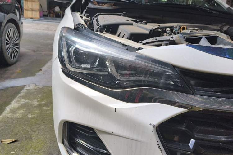Used Chevrolet Monza 2019 RS 330T Automatic Comfort Edition China VI Standard Right Front Headlight