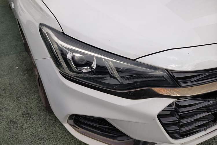 Used Chevrolet Monza 2019 RS 330T Automatic Comfort Edition China VI Standard Right Front Headlight