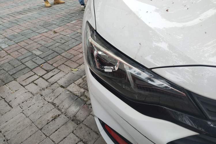Used Chevrolet Monza 2019 Redline 320T Dual-Clutch Sporty Version China VI Standard Right Front Headlight
