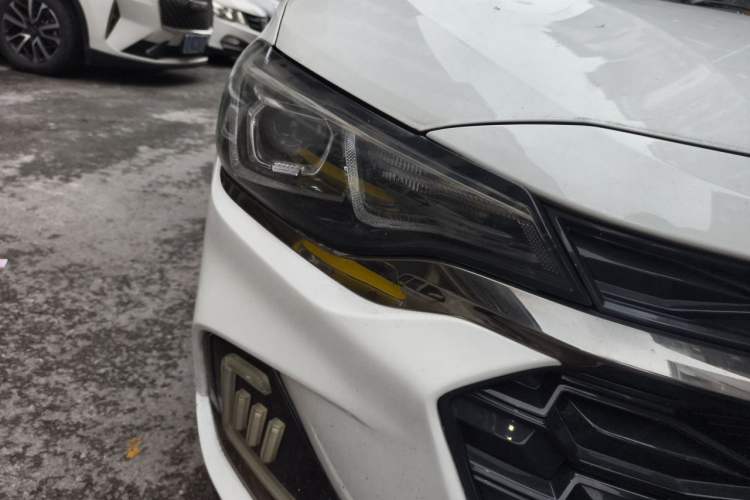 Used Chevrolet Monza 2019 RS 330T Automatic Comfort Edition China VI Standard Right Front Headlight