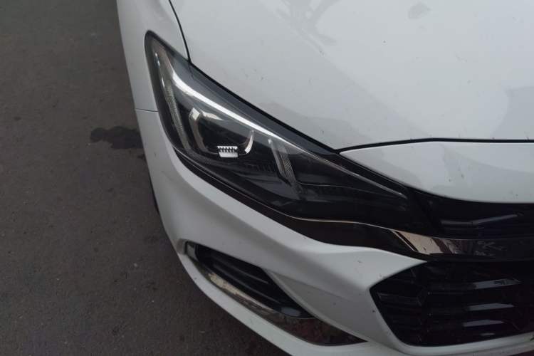 Used Chevrolet Monza 2019 RS 330T Automatic Comfort Edition China VI Standard Right Front Headlight