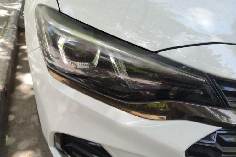 Used Chevrolet Monza 2019 RS 330T Automatic Comfort Edition China VI Standard Right Front Headlight