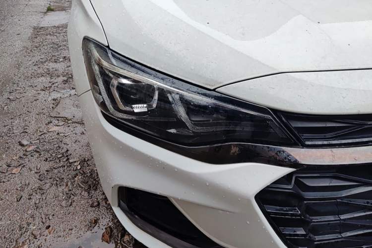 Used Chevrolet Monza 2019 RS 330T Automatic Comfort Edition China VI Standard Right Front Headlight