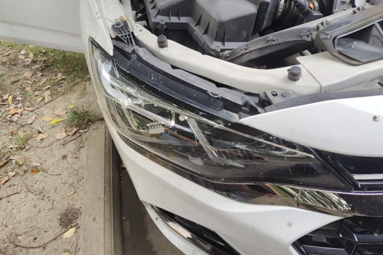 Used Chevrolet Monza 2019 RS 330T Automatic Comfort Edition China VI Standard Right Front Headlight