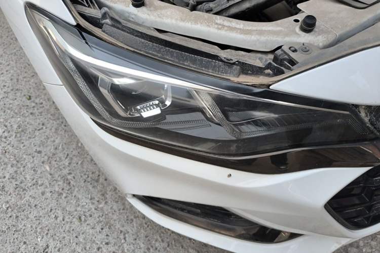Used Chevrolet Monza 2019 RS 330T Automatic Comfort Edition China VI Standard Right Front Headlight