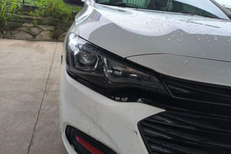 Used Chevrolet Monza 2019 Redline 320T Dual-Clutch Sporty Version China VI Standard Right Front Headlight