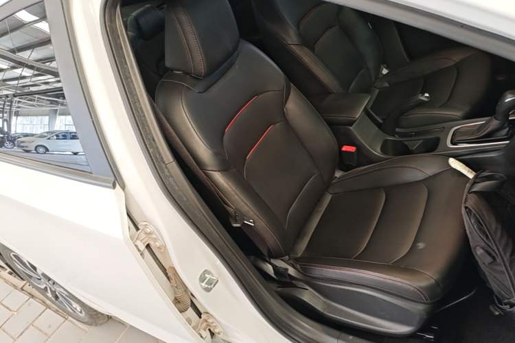 Used Chevrolet Monza 2019 RS 330T Automatic Comfort Edition China VI Standard Right Front Seat