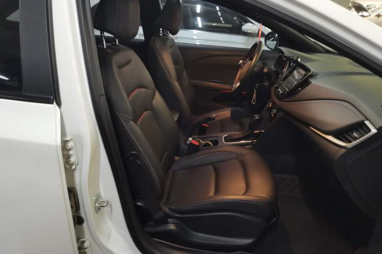 Used Chevrolet Monza 2019 RS 330T Automatic Comfort Edition China VI Standard Right Front Seat