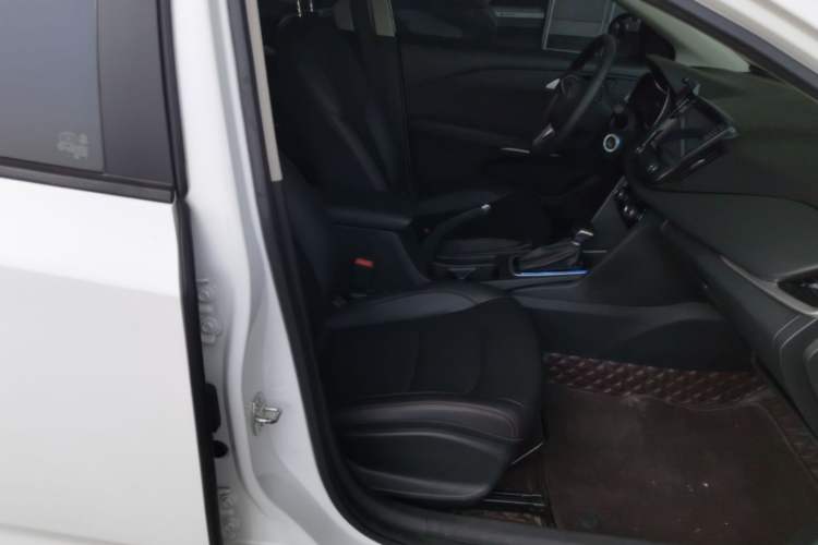 Used Chevrolet Monza 2019 Redline 320T Dual-Clutch Sporty Version China VI Standard Right Front Seat