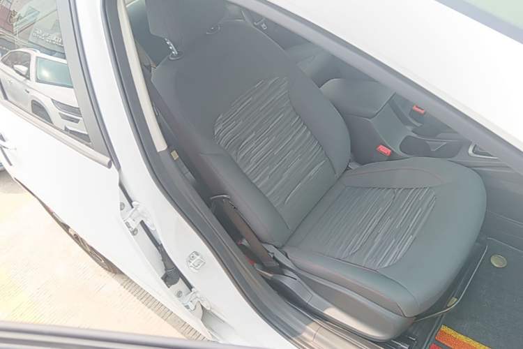 Used Chevrolet Monza 2019 Redline 320T Dual-Clutch Joyful Edition China VI Standard Right Front Seat