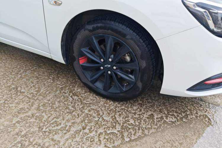 Used Chevrolet Monza 2019 Redline 320T Dual-Clutch Sporty Version China VI Standard Right Front Wheel Hub