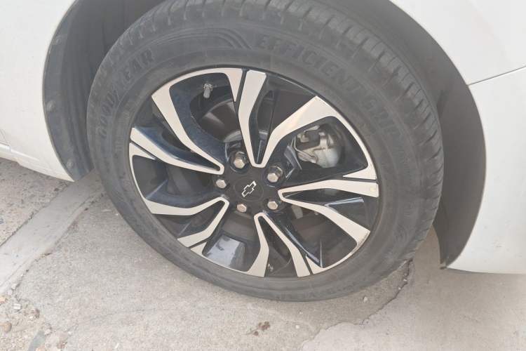 Used Chevrolet Monza 2019 RS 330T Automatic Comfort Edition China VI Standard Right Front Wheel Hub