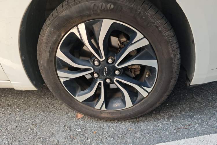 Used Chevrolet Monza 2019 RS 330T Automatic Comfort Edition China VI Standard Right Front Wheel Hub