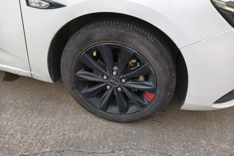 Used Chevrolet Monza 2019 Redline 320T Dual-Clutch Sporty Version China VI Standard Right Front Wheel Hub