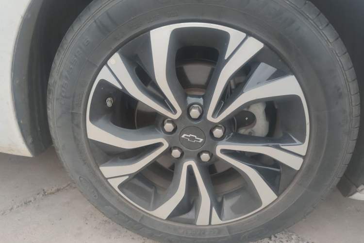 Used Chevrolet Monza 2019 RS 330T Automatic Sporty Edition China VI Standard Right Front Wheel Hub