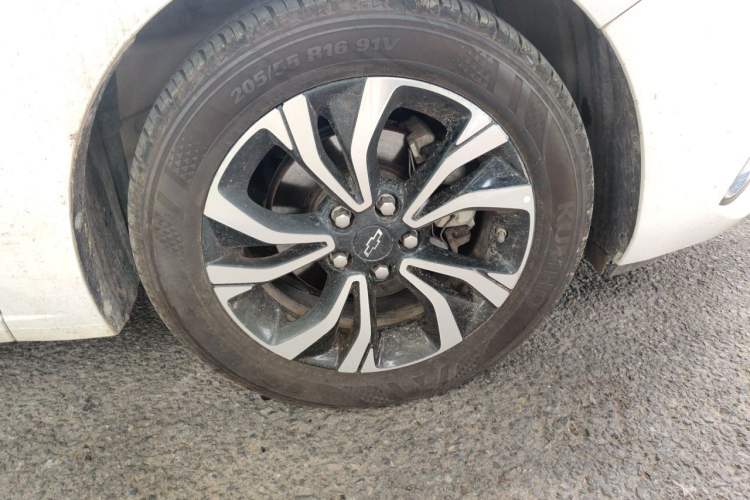 Used Chevrolet Monza 2019 RS 330T Automatic Comfort Edition China VI Standard Right Front Wheel Hub