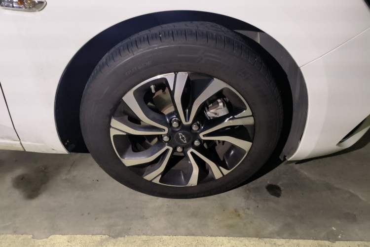 Used Chevrolet Monza 2019 RS 330T Automatic Comfort Edition China VI Standard Right Front Wheel Hub