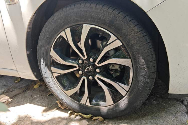 Used Chevrolet Monza 2019 RS 330T Automatic Comfort Edition China VI Standard Right Front Wheel Hub