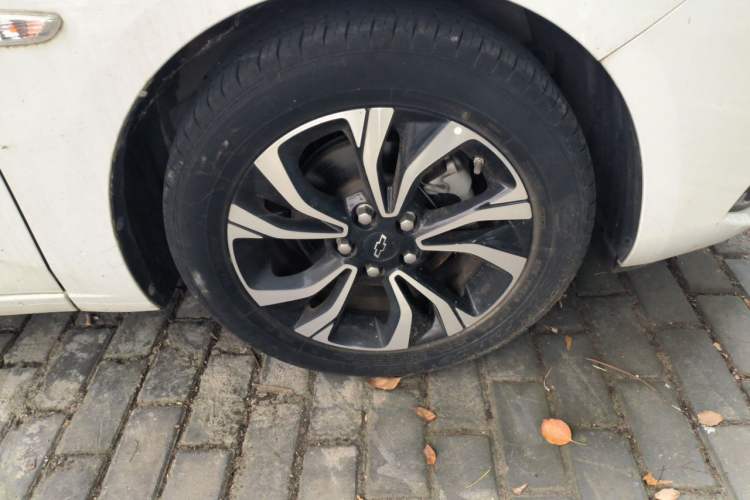 Used Chevrolet Monza 2019 RS 330T Automatic Comfort Edition China VI Standard Right Front Wheel Hub