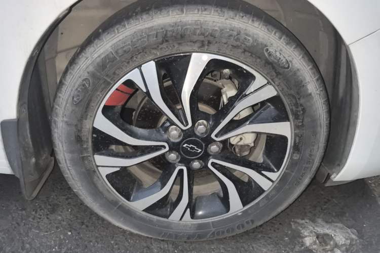 Used Chevrolet Monza 2019 RS 330T Automatic Comfort Edition China VI Standard Right Front Wheel Hub
