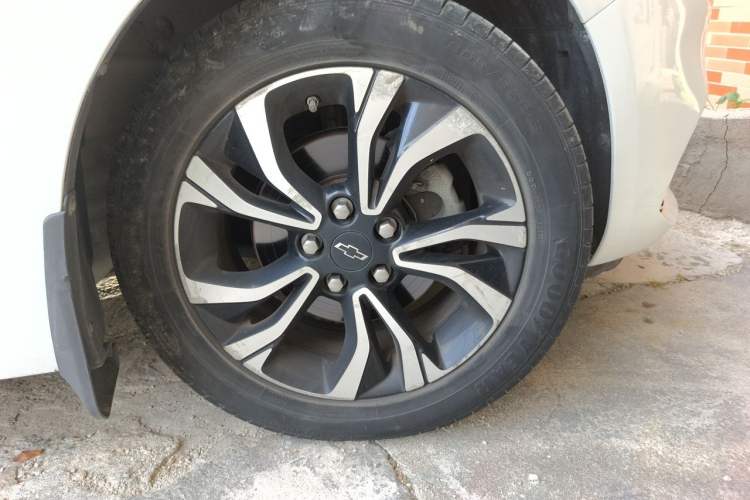 Used Chevrolet Monza 2019 RS 330T Automatic Comfort Edition China VI Standard Right Front Wheel Hub