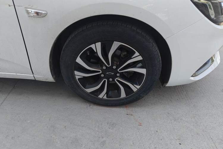 Used Chevrolet Monza 2019 RS 330T Automatic Comfort Edition China VI Standard Right Front Wheel Hub