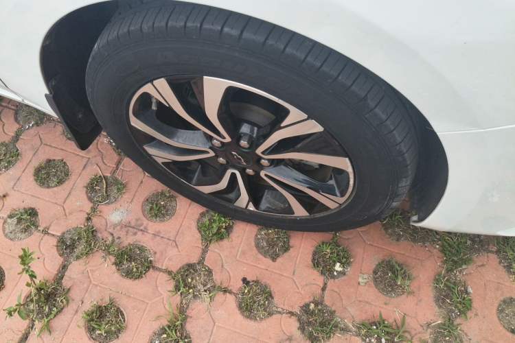 Used Chevrolet Monza 2019 RS 330T Automatic Comfort Edition China VI Standard Right Front Wheel Hub