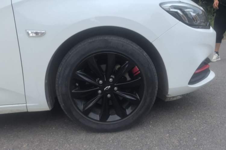 Used Chevrolet Monza 2019 Redline 320T Dual-Clutch Sporty Version China VI Standard Right Front Wheel Hub