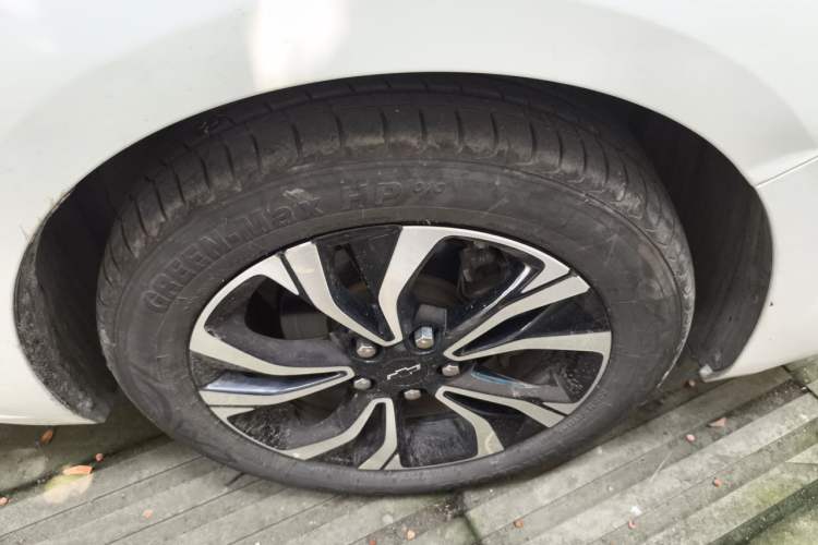 Used Chevrolet Monza 2019 RS 330T Automatic Comfort Edition China VI Standard Right Front Wheel Hub