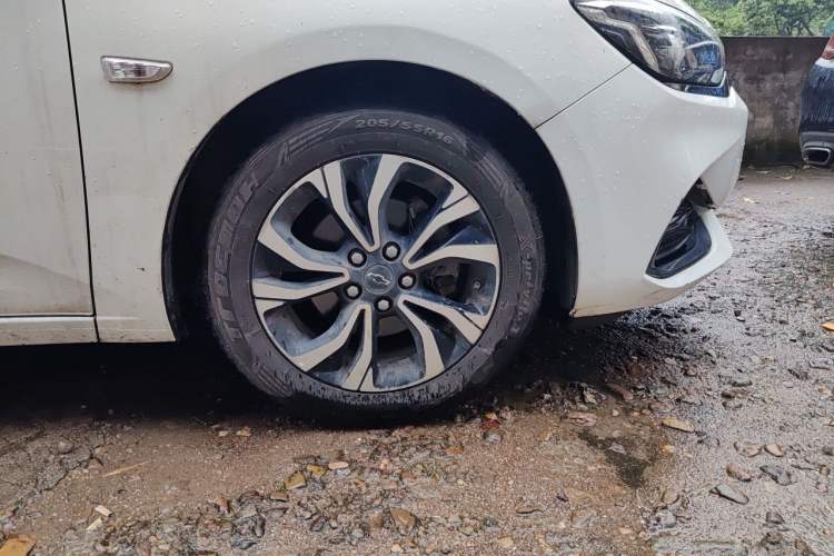 Used Chevrolet Monza 2019 RS 330T Automatic Comfort Edition China VI Standard Right Front Wheel Hub