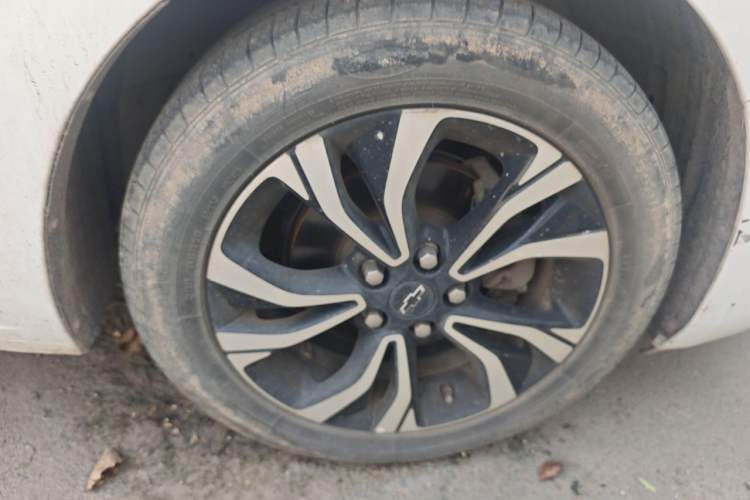 Used Chevrolet Monza 2019 RS 330T Automatic Comfort Edition China VI Standard Right Front Wheel Hub