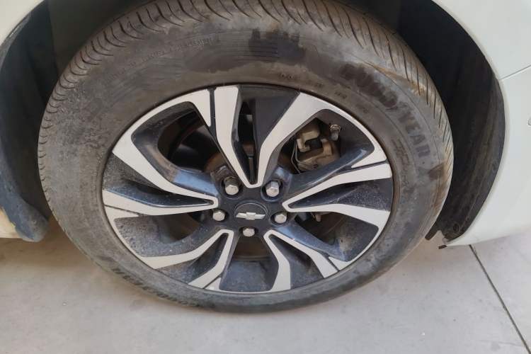 Used Chevrolet Monza 2019 RS 330T Automatic Sporty Edition China VI Standard Right Front Wheel Hub