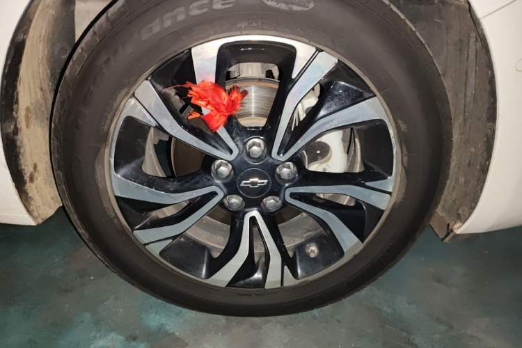 Used Chevrolet Monza 2019 RS 330T Automatic Sporty Edition China VI Standard Right Front Wheel Hub