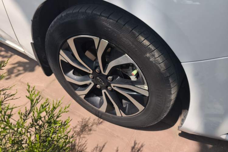 Used Chevrolet Monza 2019 RS 330T Automatic Comfort Edition China VI Standard Right Front Wheel Hub