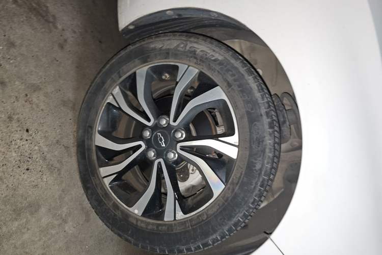 Used Chevrolet Monza 2019 RS 330T Automatic Comfort Edition China VI Standard Right Front Wheel Hub