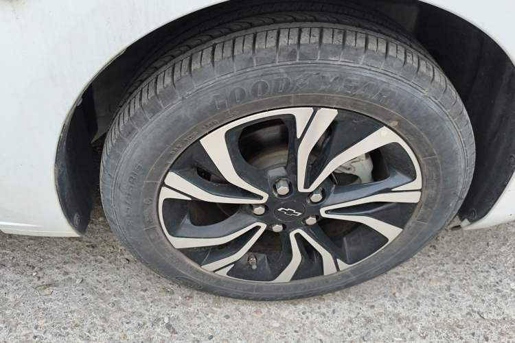 Used Chevrolet Monza 2019 RS 330T Automatic Comfort Edition China VI Standard Right Front Wheel Hub